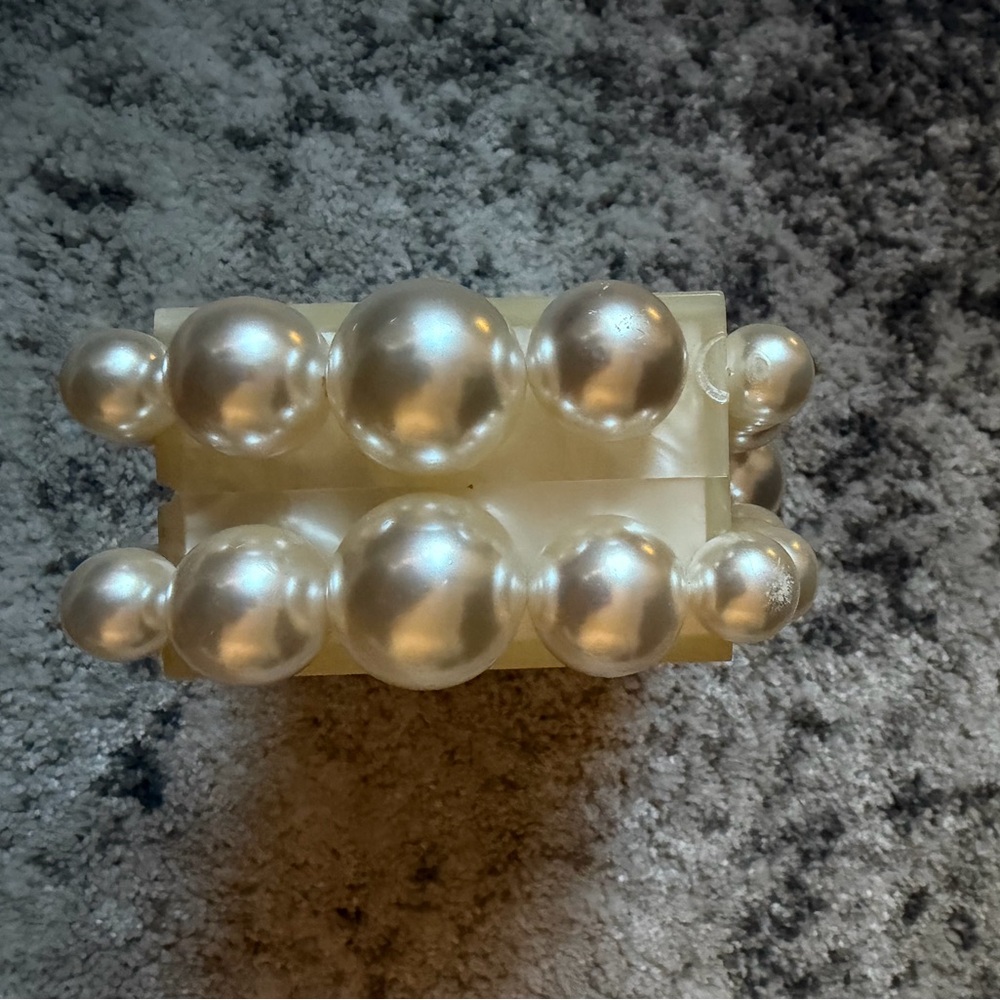 Cult Gaia eos Pearl Clutch - Picture 5 of 9